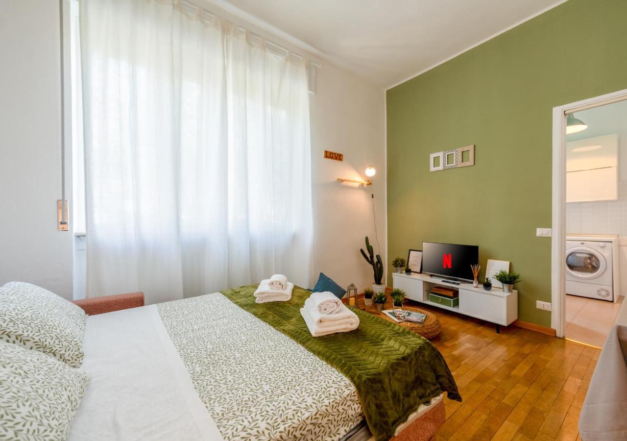Milanese Elegance - 15 Minutes Duomo Apartment Exterior photo